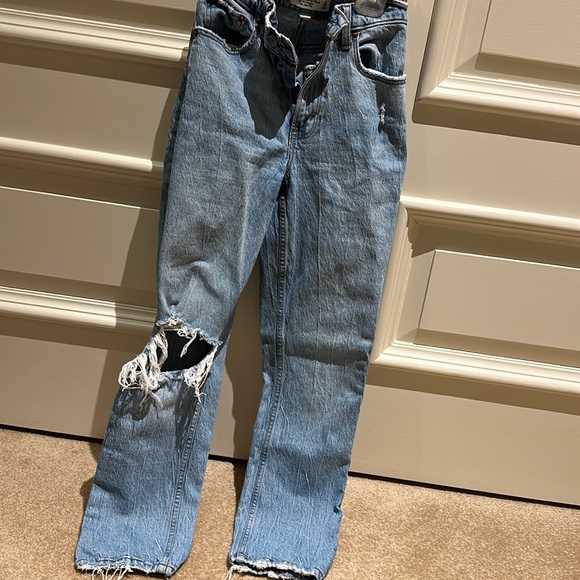 ABERCOMBIE CURVE LOVE STRAIGHT JEANS - Picture 1 of 2